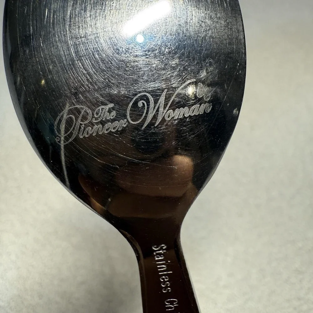 Pioneer Woman COWGIRL LACE GRAY Service 11‎ Pieces Stainless Flatware Silverware